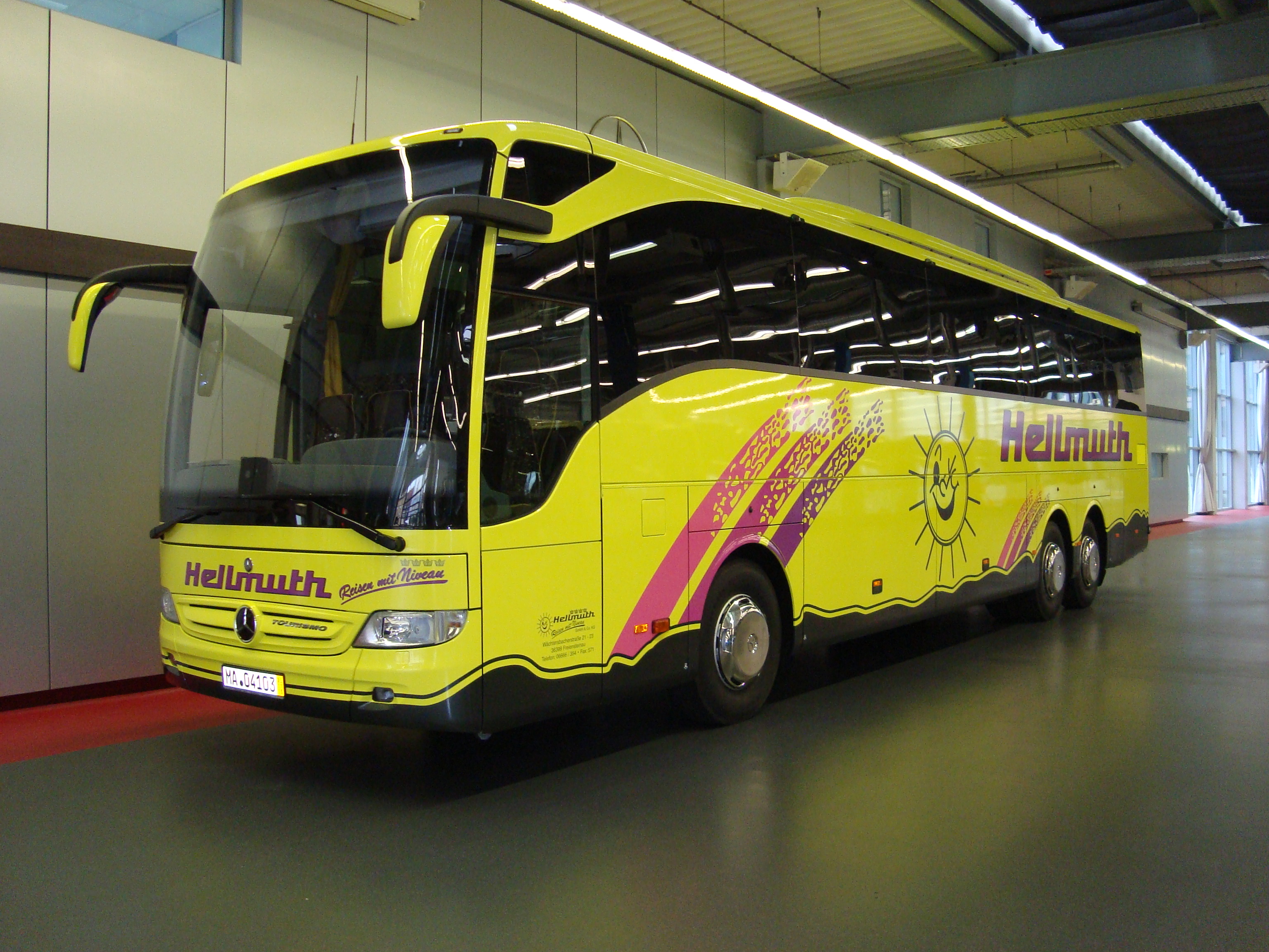 Mercedes Reisebus